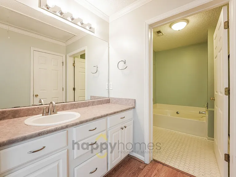 1627 Dexter Ln — Photo 13