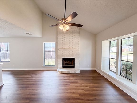 3rd image of 3610 Clearview Dr