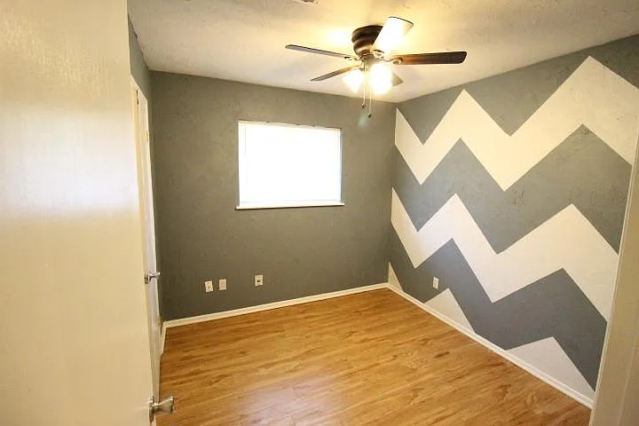 704 NW 1st St — Photo 7