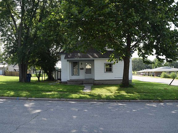 2nd image of 520 N Roane St