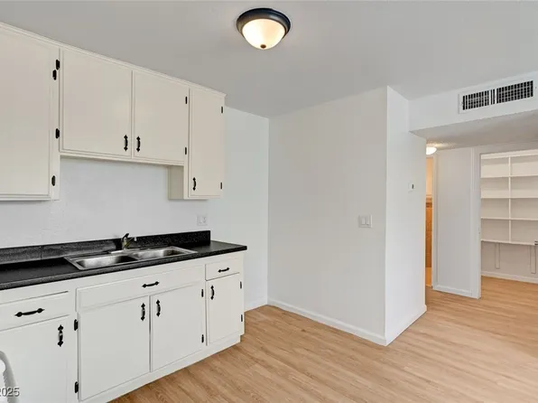 2532 Bulloch St APT F, North Las Vegas, NV 89030