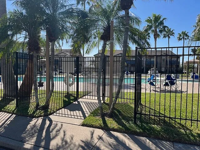 77 Santa Isabel Blvd E #6 — Photo 20