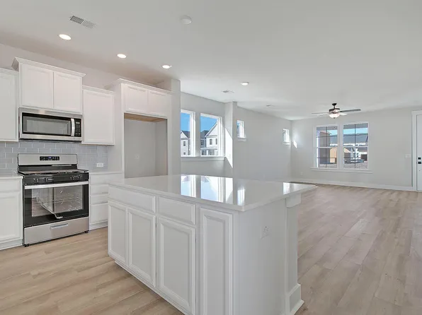 781 Blueway Ave, Summerville, SC 29486