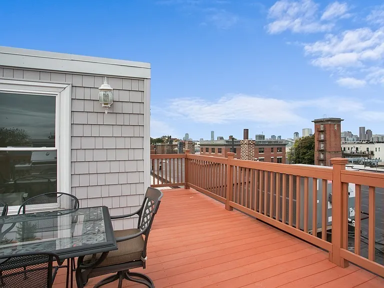 703 E 4th St #3 — Photo 14