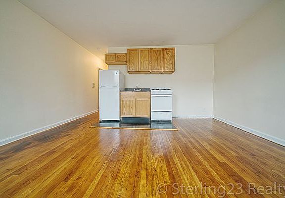 4th image of 43-18 44th St #4A