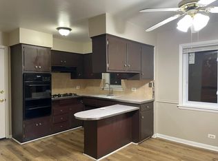 9236 S Kedzie Ave, Evergreen Park, IL 60805