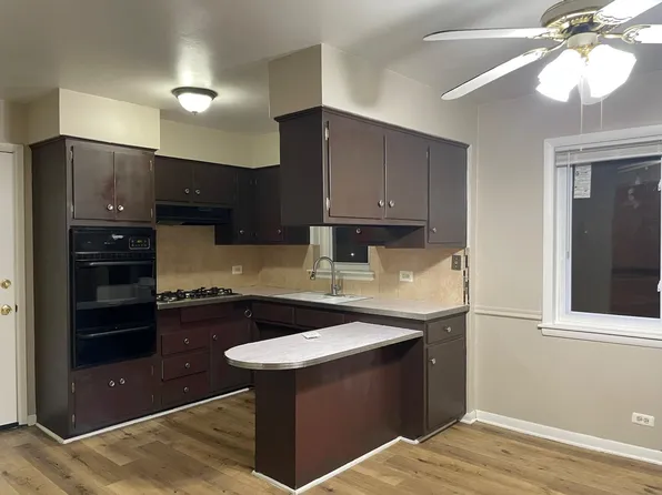 9236 S Kedzie Ave, Evergreen Park, IL 60805