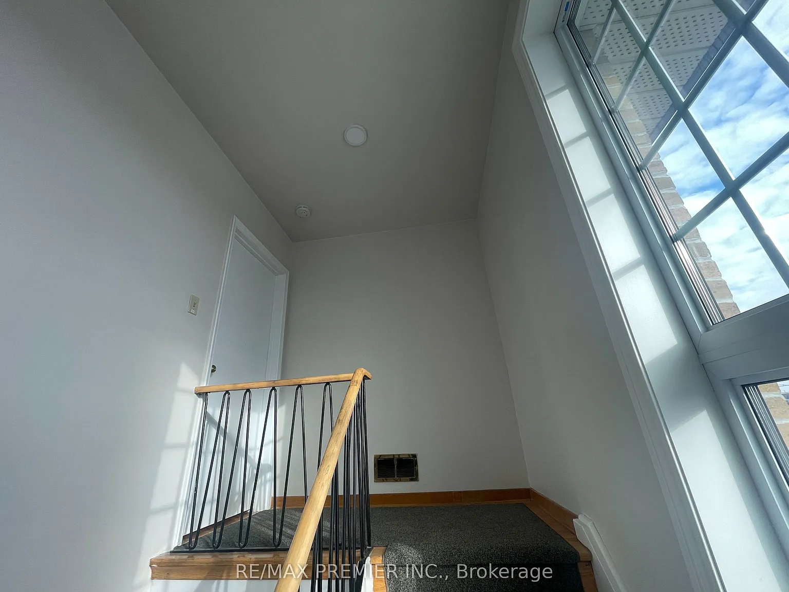 2 bed, $2,400 — Photo 4