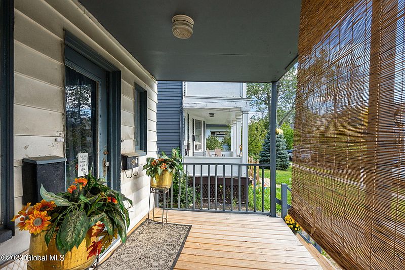 5th image of 33 Cuyler Avenue