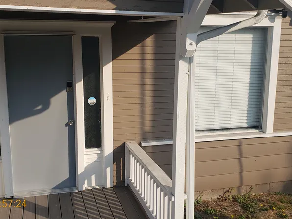 919 E Marine View Dr, Everett, WA 98201