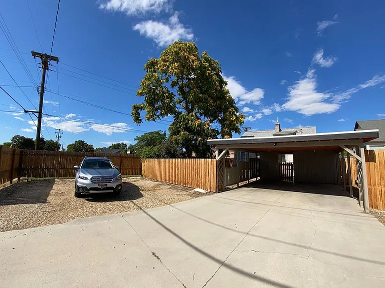 1002-B100 Everett St — Photo 17