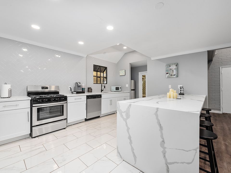 2nd image of 505 Branard St