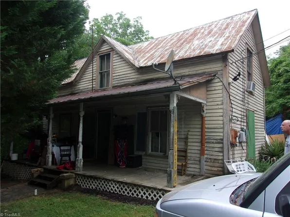 109 E River Dr, Randleman, NC 27317