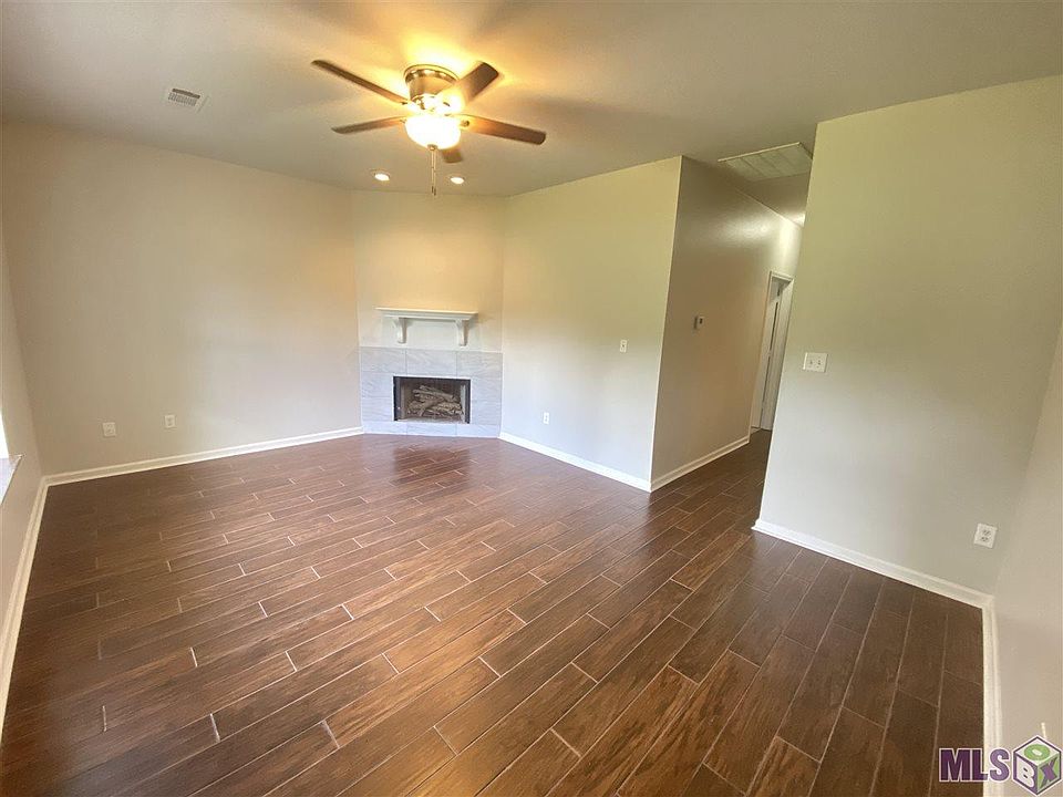 1st image of 15084 Dipple Dr