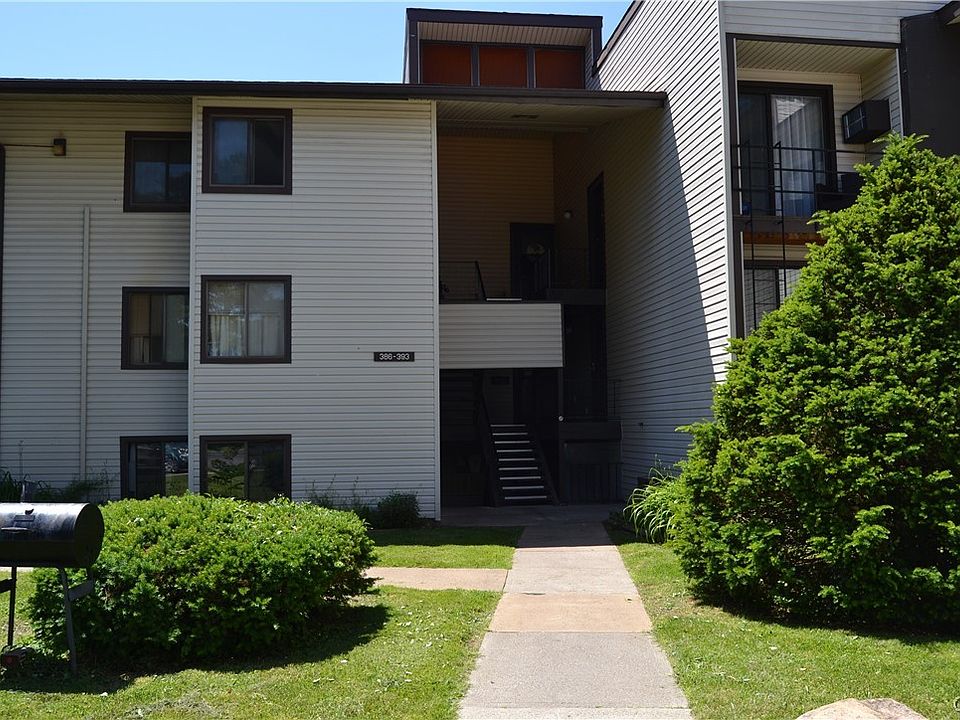 1st image of 392 Village Blvd N