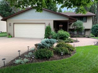 138 Canterbury Rd, Circle Pines, MN 55014