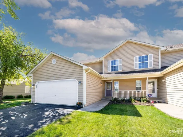 521 W Miller Ave, Hinckley, IL 60520