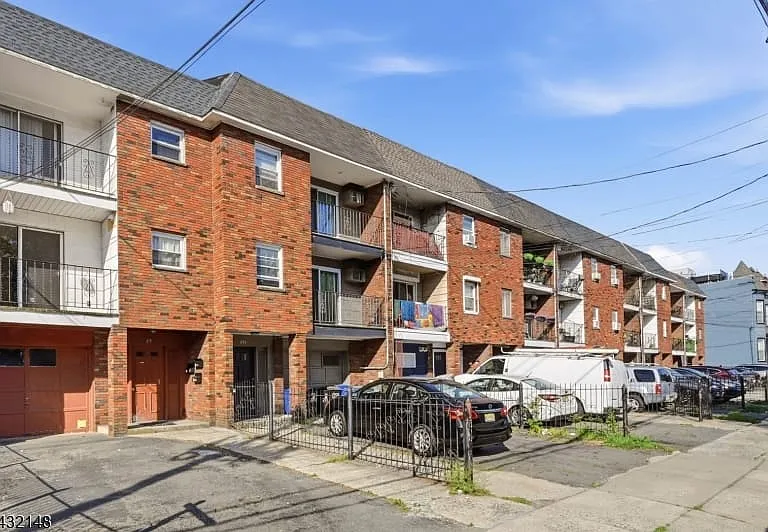 89 Ferry St #2 — Photo 16