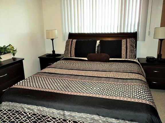 4th image of 4902 37th St #403UF