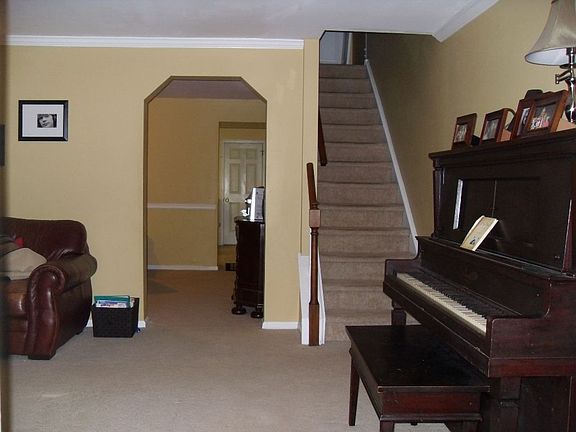 Foyer view into 1st floor