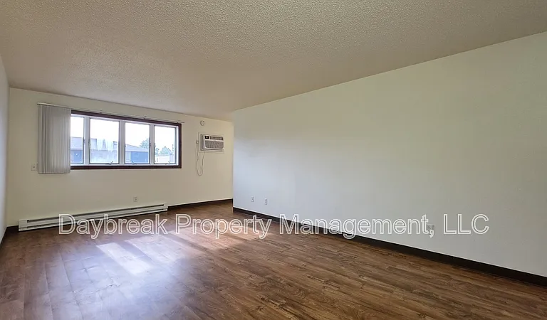 41 8th Ave N #15 — Photo 3