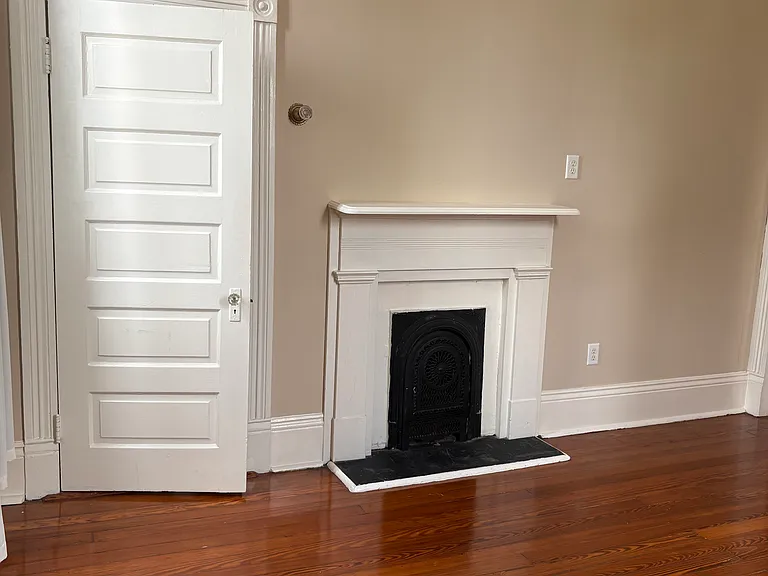 200 S Scott St — Photo 17