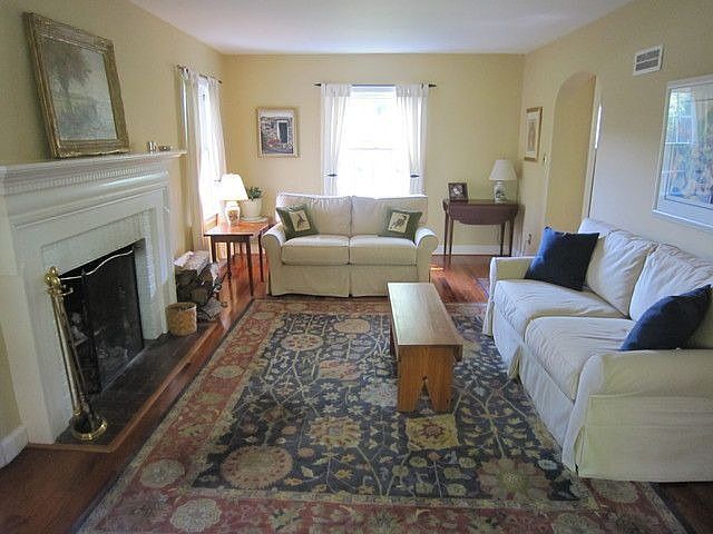 2nd image of 2223 N Vermont St