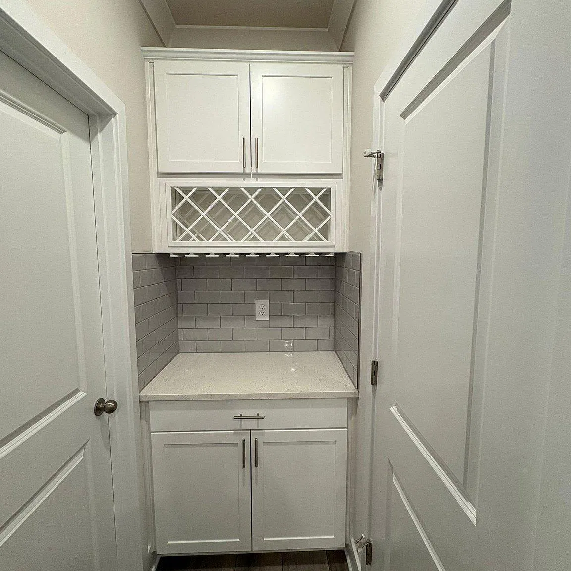 3 bed, 3.5 bath, 2700 sqft, $3,670 — Photo 4