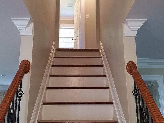 2nd image of 15 Manor Oaks Dr