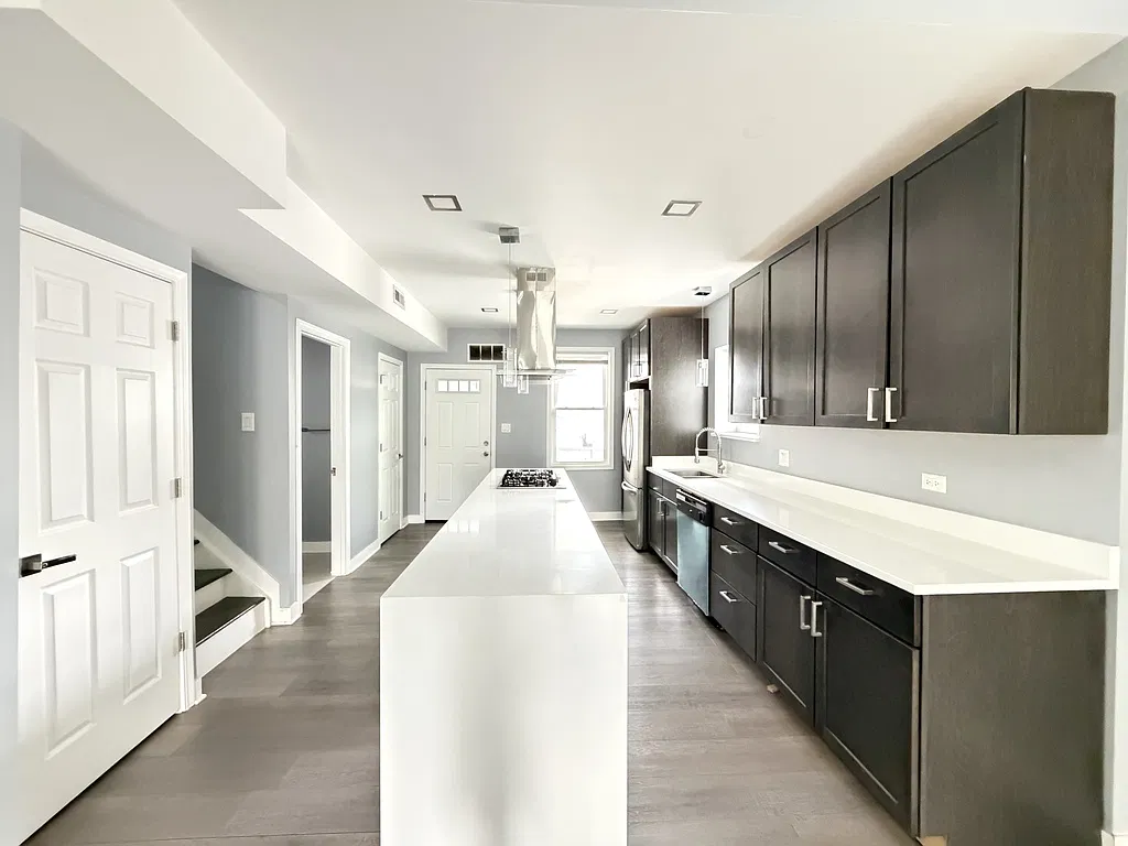 Amazing 4 Bed, 2 Bath at Campbell +Schubert (Logan Square) — Photo 2