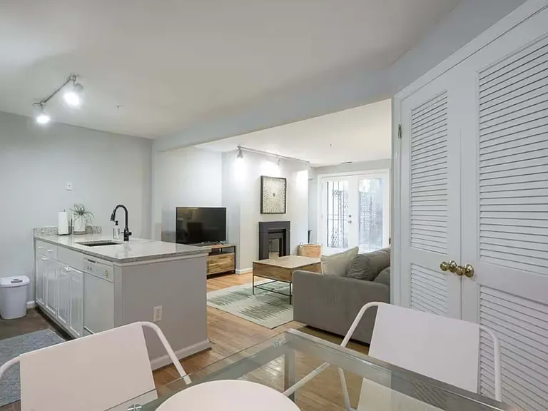 2110 R St NW #B — Photo 7