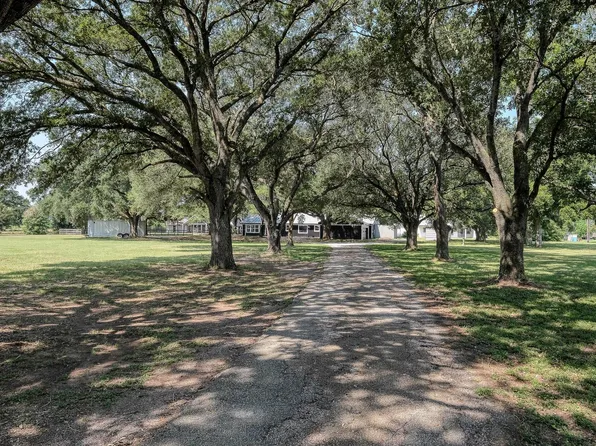 20515 Kickapoo Rd, Waller, TX 77484