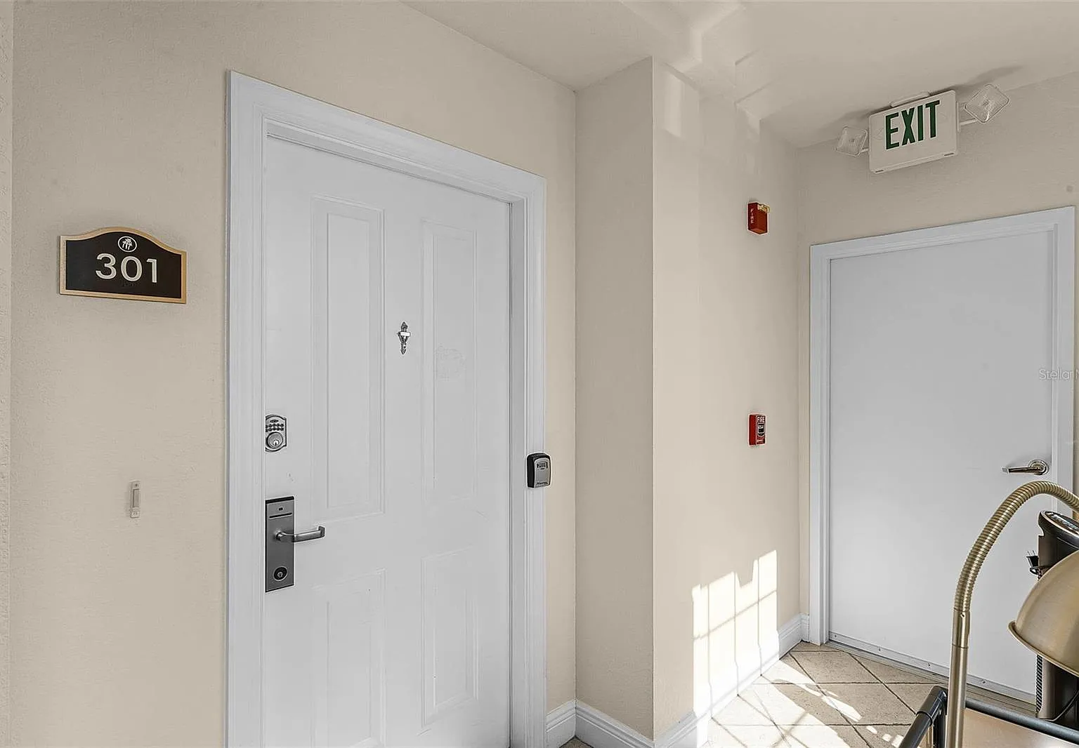 1 bed, 1.0 bath, 823 sqft, $1,900 — Photo 3
