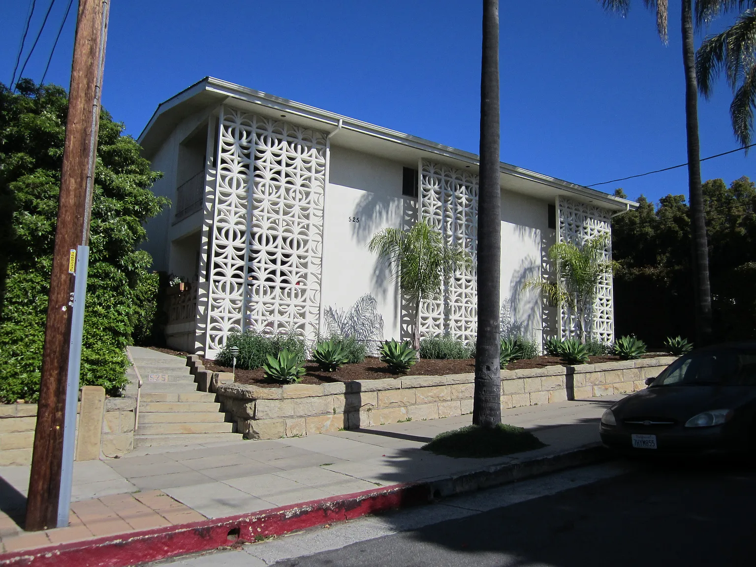 2 bed, 900 sqft, $3,950 — Photo 1