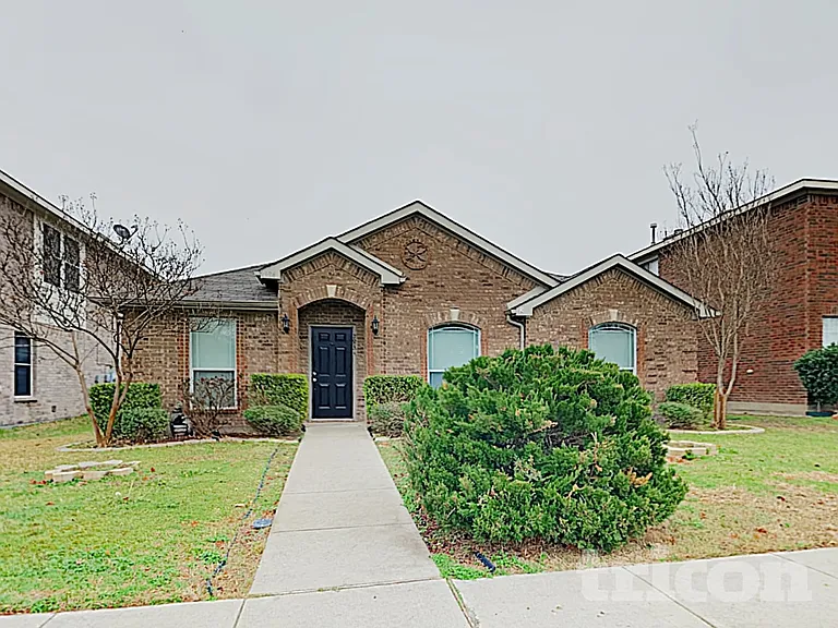 2934 Margeaux Dr — Photo 2