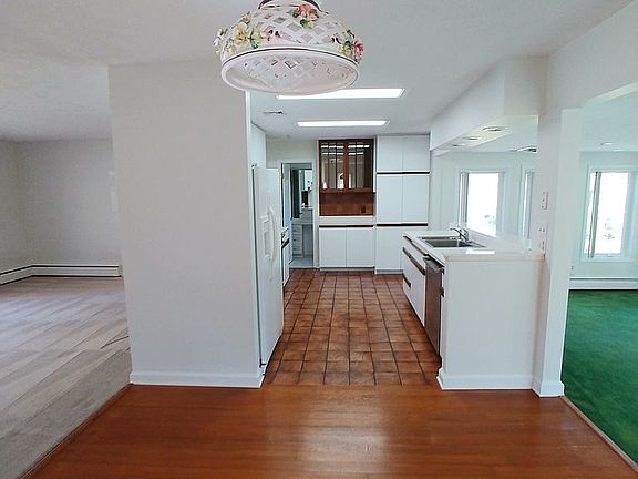 3rd image of 23350 Town Creek Dr