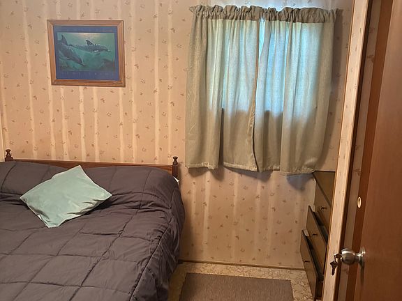3rd image of 5713 Sunshine Park Dr