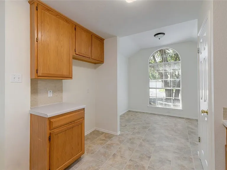 13460 Athens Trl — Photo 9