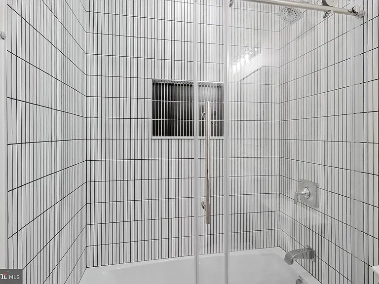 29 N St NW #1 — Photo 16