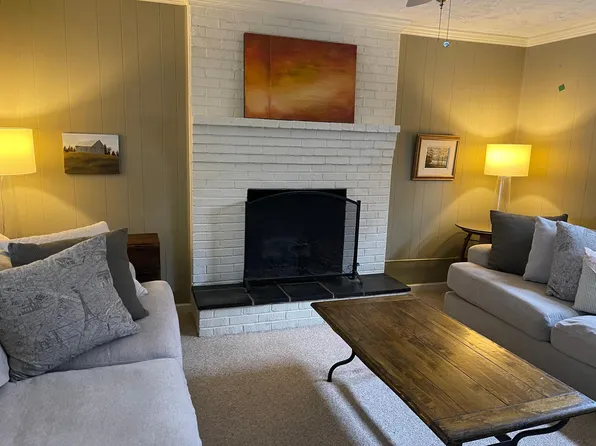 725 Ridgewood Rd, Waynesboro, VA 22980