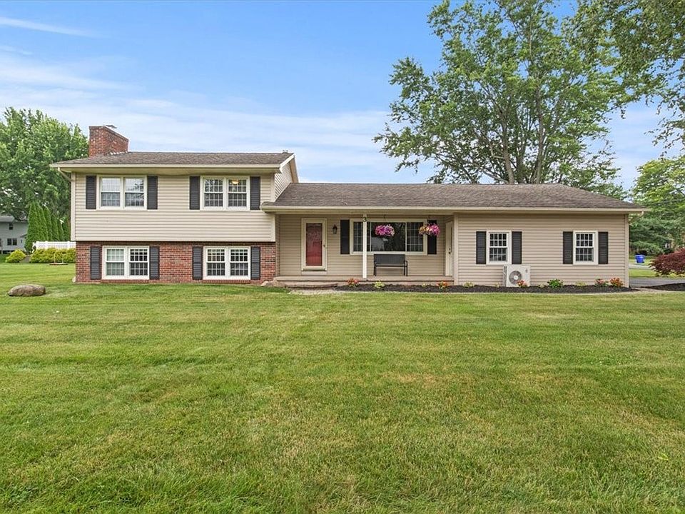 1st image of 3 Valley View Dr