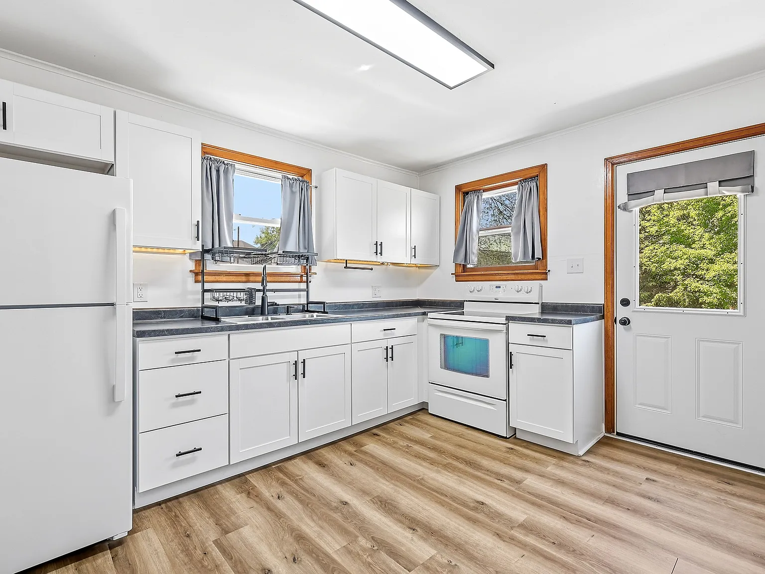 3 bed, 1015 sqft, $1,450 — Photo 2