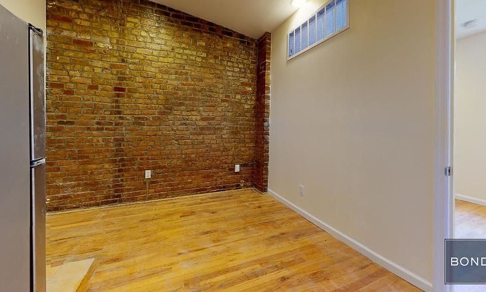 2nd image of 154 Orchard St APT 10