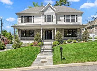407 Wilmot Road, New Rochelle, NY 10804
