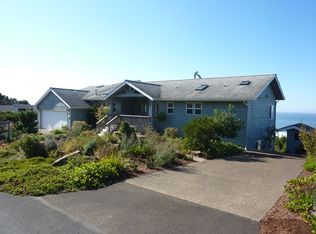 6461 NE Port Dr, Lincoln City, OR