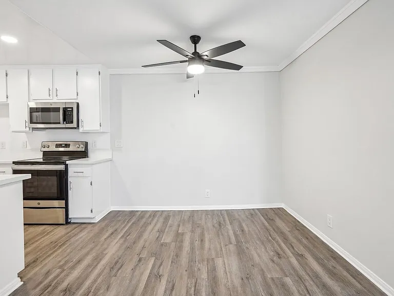 4444 Ensign Avenue — Photo 32
