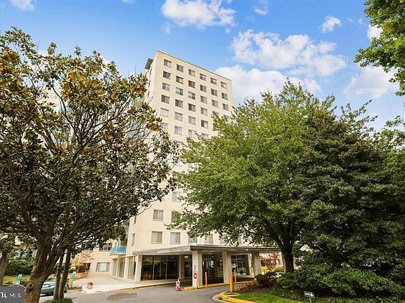 2nd image of 10201 Grosvenor Pl APT 1206