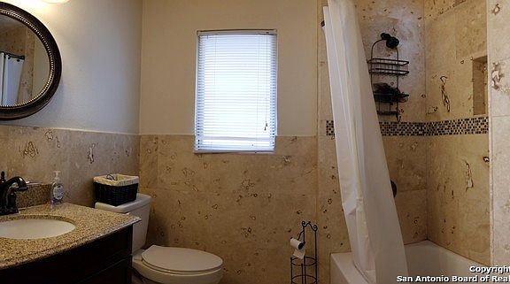 4th image of 802 Karen Ln