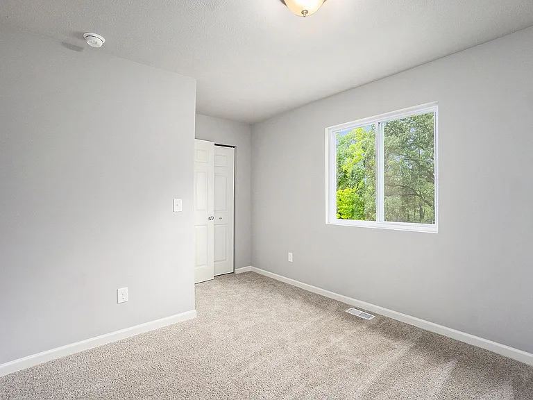 613 Courtyard Pl — Photo 13
