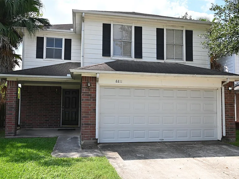 8811 Baskove Dr — Photo 1